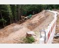 Bild: bkr
Die Arbeiten an der neuen Quellfassung am Buchrangen im Flötztal sind soweit fortgeschritten, dass demnächst der Sammelschacht gesetzt werden kann. Das Trinkwasser fließt von dort in den rund 50 Meter tiefer liegenden Hochbehälter von Ahornberg.