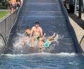 Bild: Karin Wilck
Ausgerutscht. Am Sonntag rutschen die Badegäste im Schätzlerbad letztmals in dieser Saison. Ab sofort hat das Freibad geschlossen.