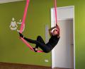 Bild: Dominik Hopperdietzel
Klassisches Yoga ist zu langweilig? Beim Aerial Yoga turnt man die Figuren hoch oben in der Luft.