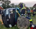 Bild: Roland Löb/exb
Feuerwehren und Rettungsdienst üben gemeinsam einen Unfalleinsatz.