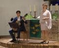Bild: wel
Mezzosopranistin Julia Spies und Gitarrist Jesse Flowers überzeugen als "Duo Amaris" die Gäste in der evangelischen Auferstehungskirche mit ihrem Konzert, in dem internationale Volkslieder im Vordergrund stehen.