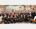Bild: Landesverband Bayerischer Bergmanns-, Knappen- und Hüttenmännischer Vereine/exb
Zusammen mit dem Trommlerzug Peiting zogen die Bergknappen aus Auerbach, Sulzbach-Rosenberg, Königstein und Amberg auf der Oidn Wiesn ins Festzelt „Tradition“ ein.