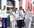 Bild: kaz
Unter dem Motto „Stoppt das Krankenhaussterben“ hat die Deutsche Krankenhausgesellschaft zu einem Aktionstag aufgerufen. Mitarbeiter des Krankenhauses Kemnath hatten sich der Aktion angeschlossen.