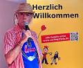 Bild: Gerhard Krones
Klaus Karl-Kraus bei seinem Auftritt in der Kulturscheune Elbart.