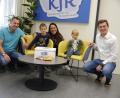 Bild: Kreisjugendring Tirschenreuth/exb
Bei der Ziehung der Gewinner waren dabei (von links): Zweiter KJR-Vorsitzender Andreas Malzer, Vincent Pannrucker, Geschäftsführerin Sandra Schug, Gabriel Pannrucker und KJR-Vorsitzender Max Siller.