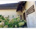 Bild: Gabi Schönberger
Der Eingang zum Waldnaabtalmuseum in der Burg Neuhaus. Das Gebäude ist geschichtsträchtig, die Exponate im Inneren sind es ebenfalls.