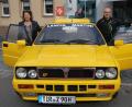 Bild: kro
Evi Beer und Michael Zuber mit ihrem knallgelben Lancia Delta Integrale.