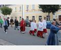 Bild: pi
Die Feier des Patroziniums beginnt mit einem Kirchenzug.