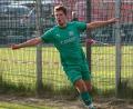 Bild: Dieter Jäschke
David Hofmeister vom FC Weiden-Ost jubelt nach seinem Treffer zum zwischenzeitlichen 3:1. Die Weidener bezwangen den bisherigen Tabellenführer FC Wernberg mit 3:2.