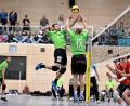 Bild: Hubert Ziegler
Milan Dörnhöfer (Nummer 16) vom VC Amberg stellt den Ball auf Lukas Schröder. Aus: VC DJK Amberg - MTV München 2:3.