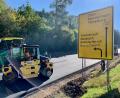 Bild: Gabi Schönberger
Es geht voran: Die B 22 erhält zwischen Großenschwand und Tännesberg eine neue Deckschicht. Die Straße ist seit 6. September für vier Wochen gesperrt.