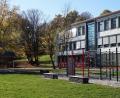 Bild: wel
Nach der Sanierung bietet die Grundschule Teunz ein optimales Lernumfeld für rund 100 Schüler. Das Projekt ist allerdings auch eine finanzielle Herausforderung.