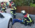 Bild: dob
Bei der "Langen Nacht der Feuerwehr" zeigten die Oberlinder Wehrleute wie professionell sie bei Notfällen vorgehen. In der Ortsmitte hatte sich ein Unfall ereignet.