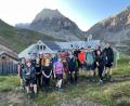 Bild: Pfadfinder Tirschenreuth/exb
Die Rovergruppe der Pfadfinder Tirschenreuth bei ihrer jährlichen Hüttentour. Das Bild zeigt die Teilnehmer vor dem letzten Etappenziel, die Rappenseehütte.
