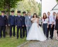Bild: Nicole Fischer
Nach der kirchlichen Trauung überbrachten die Freiwillige Feuerwehr Großenschwand sowie die KLJB Großenschwand dem Brautpaar ihre Glückwünsche.