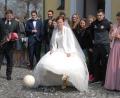Bild: gbj
Nach der Trauung von Cornelia Hess und Thomas Krapfl durfte sich die Braut auch als Fußballerin versuchen.