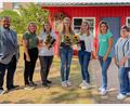 Bild: Gemeinde Kastl bei Kemnath/exb
Bürgermeister Hans Walter (von links) mit Erzieherin Alessa Friedrich, Janina Tilp, Silke Kiefer, Paula Ring, stellvertretender Einrichtungsleiterin Cindy Lautner und Einrichtungsleiterin Ulrike Hederer.