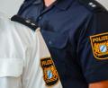 Symbolbild: Petra Hartl
Polizeibeamte rücken in Schwandorf zu einem Einfamilienhaus aus. Der Grund sind Hilferufe aus dem Inneren.