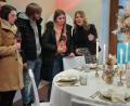 Bild: Wolfgang Steinbacher
Hochzeitsplanerin Gabi Kirschner (rechts) und ihre Kollegen zeigten bei einer Ausstellung im Schlossstadl in Schmidmühlen, welche neuen Trends es beim Thema Hochzeitsfeier gibt.