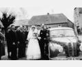 Bild: Familie Schatzberger/exb
Als Brautauto des Ehepaars Sonja und Anton Schatzberger diente ein BMW 501.