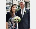 Bild: ü
Manuel Gundel und Carina Kraus strahlen anlässlich ihrer standesamtlichen Hochzeit.