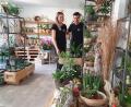 Bild: Lowak
Christina und Marcel Schultes in ihrem Laden "Flower Power".