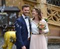 Bild: tka
Susi und Patrick Arbogast feiern unter besonderen Hygienemaßnahmen ihre Hochzeit auf dem Amberger Marktplatz.