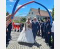 Bild: Franziska Schedl/exb
Andrea und Maximilian Haas gaben sich in der Kirche St. Georg in Plößberg das Ja-Wort.