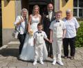 Bild: wms
Das Brautpaar Tina Löffler und Martin Peter mit den Müttern und den Söhnen Collin und Maximilian.