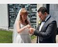 Bild: zer
Das Brautpaar Corinna und Markus Riedl bei ihrem besonderen Test. Ergebnis: Sie sind positiv auf ewige Liebe.