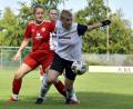 Bild: Hubert Ziegler
Die Fußballfrauen wollen am Sonntag gegen Fürth ihren ersten Heimsieg der laufenden Saison landen. Gegen Amicitia München reichte es zuletzt nur zu einem 1:1. Das Bild zeigt Natalie Meier (rechts) in Aktion.