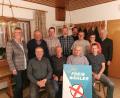 Bild: rs
Die Freien Wähler in der Haberlandgemeinde Kirchendemenreuth bestätigen Führungsriege mit den Vorsitzenden Rupert Seitz (sitzend, Zweiter von rechts) und Josef Schwab (sitzend, Dritter von rechts).