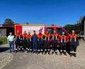 Bild: Thomas Seidl/exb
Bürgermeister Günter Kopp gratulierte Michael Reindl, Holger Staufer, Klaus Lautenbacher, Felix Reindl, Marco Bayerl, Patrik Drechsler, Kevin Drechsler, Tobias Hänel und Kommandant Norbert Schlicht (von lnks) zum Erfolg. r