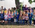 Bild: Dirrigl/exb
22 Kinder beteiligten sich am Wettbewerb "Wer hat die größten Pastinaken?" des Gartenbau- und Ortsverschönerungsvereins Schmidgaden.