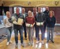 Bild: Stadt Auerbach/exb
Gratulationsrunde im Rathaussaal: (von links) Personalleiterin Michele Schwarz, Matthias Regn, Bürgermeister Joachim Neuß, Madlen Götz, Geschäftsleiter Matthias Edtbauer, Marius Horn, Personalratsvorsitzender Christian Lehner und Bäderleiterin Stefanie Mohles.