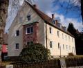 Archivbild: le
Die leerstehenden Wohnungen in der Flossenbürger Straße 24 in Floß will die Baugenossenschaft Eigenheim sanieren.