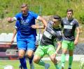 Bild: Werner Franken
Neuzugang Sebastian Bauer (links) will nicht mehr für die SpVgg SV Weiden auflaufen. Der Spieler bat um Vertragsauflösung.