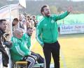 Archivbild: Peter Perzl
Mitterteichs Trainer Frantisek Nedbaly (rechts) war nach dem 0:3 in Großschwarzenlohe stinksauer.