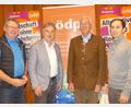 Bild: Alfred Damm/exb
Skizzieren beim Wahlkampfabschluss nochmals ihre Ziele: Bezirkstagsdirektkandidat Martin Prey, Landtagsdirektkandidat Alfred Damm sowie die Landtagslistenkandidaten Arnold Kimmerl und Felix Sailer (von links).
