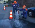 Bild: dob
Wasser marsch: Johannes Wittmann (links) und Genoveva Fritz (rechts) erledigen die Anforderungen am Hydranten mit Bravour.