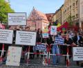 Bild: Wolfgang Steinbacher
Mit markigen Sprüchen und eindeutigen Botschaften empfingen die Sulzbach-Rosenberger AfD-Politiker, die auf dem Luitpoldplatz eine Kundgebung abhielten.