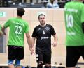 Bild: Hubert Ziegler
Nach dem Ausfall einiger Spieler musste sich Ambergs Spielertrainer Florian Birner (dunkles Trikot) im Spiel gegen den SV Schwaig II einiges einfallen lassen.