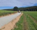 Bild: Klaus Meyer/exb
Zwischen Querenbach und Maiersreuth wird der Fernradweg derzeit ganz neu ausgebaut.