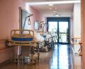 Bild: Florian Miedl/fph
Frisch gereinigt und desinfiziert stehen Betten auf einem Flur des Selber Klinikums für Patienten bereit. Doch nach den aktuellen Plänen finden sie hier bald keine Verwendung mehr, weil die Stationen aufgelöst werden sollen.