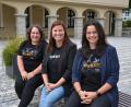 Bild: as
Dieses Trio sorgt für frischen Wind in der offenen Jugendarbeit des Landkreises: Daniela Zimmet, Koordinatorin Theresia Beer und Nicole Mißler (von links) freuen sich auf die Arbeit vor Ort.