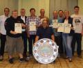 Bild: mfh
Ein Teil der Gewinner des Dorfkönigschießens und Vorstandsmitglieder der Zimmerstutzen-Schützengesellschaft: (von links) Martin Partsch, Florian Garreis, Bürgermeister Michael Göth, Günther Mutzbauer, Tobias Pröls, Dorfkönig Thomas Fischer (sitzend), Irmi Kaufmann, Zweiter Bürgermeister Günter Koller, Heike Graf, und Markus Rupprecht.