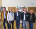 Bild: fg
Die Gebietsverkehrswacht Hirschau/Schnaittenbach ehrt verdiente Mitglieder (von links): Martin Meier (langjähriger stellvertretender Vorsitzender), Hubert Ritz (seit 2008 Vorsitzender), Bezirksvorsitzender Gernot Schötz, die Bürgermeister Hermann Falk (Hirschau) und Marcus Eichenmüller (Schnaittenbach) sowie Beisitzer Johann Wagner.
