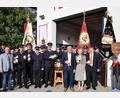 Bild: bö
Knifflige Aufgaben haben die Pilsheimer Feuerwehrleute zu erfüllen, bis das erlösende "Bestanden" kommt. Dann zapft die Pilsheimer Festmutter Michaela Fischer das mitgebrachte Fass Naabecker Bier gekonnt an.