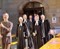 Bild: Bastian Luding
Der frisch zum Pfarrer ordinierte Klaus Tillmann (vorne, rechts) beim Auszug aus der Stadtpfarrkirche in Betzenstein neben Regionalbischöfin Dorothea Greiner (vorne, links).
