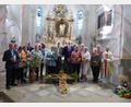 Bild: hme
Die Ehejubilare mit Pfarrer Varghese Putchenchira